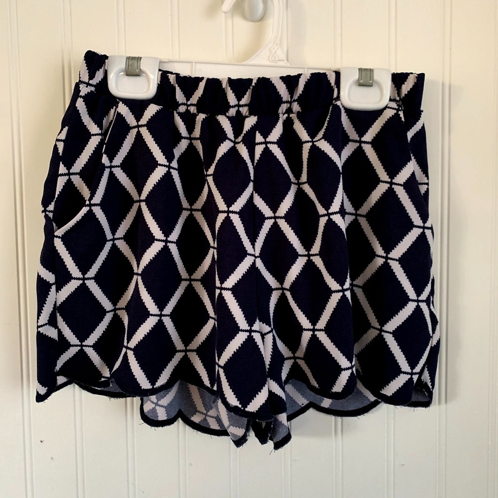Francesca's Flowy Shorts with Scalloped Edge, S